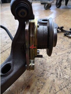 Adapter zur Verbindung von Bremssätteln für hydraulische Handbremse BMW E36 - Schraubversion