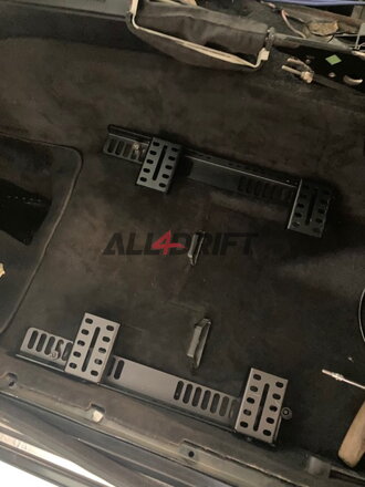 Konsolen (Halterungen) niedrig für Rennsitze mit unterer Befestigung